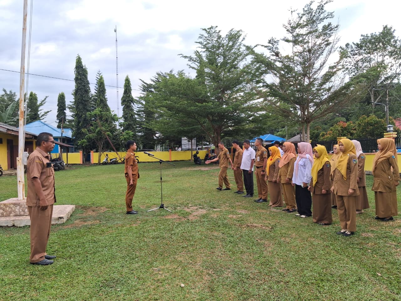 Camat Airpura Ingatkan Pentingnya Edukasi Catin dalam Pembinaan Kampung KB
